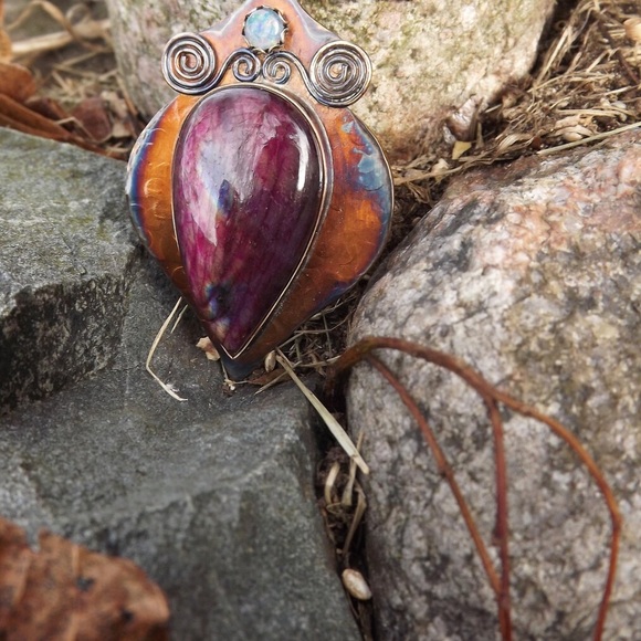 Patrician Art Red Labradorite Necklace w/opal - Picture 3 of 5